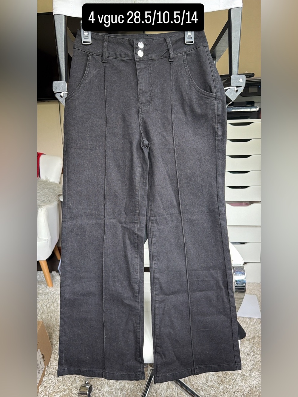 Black loose jeans